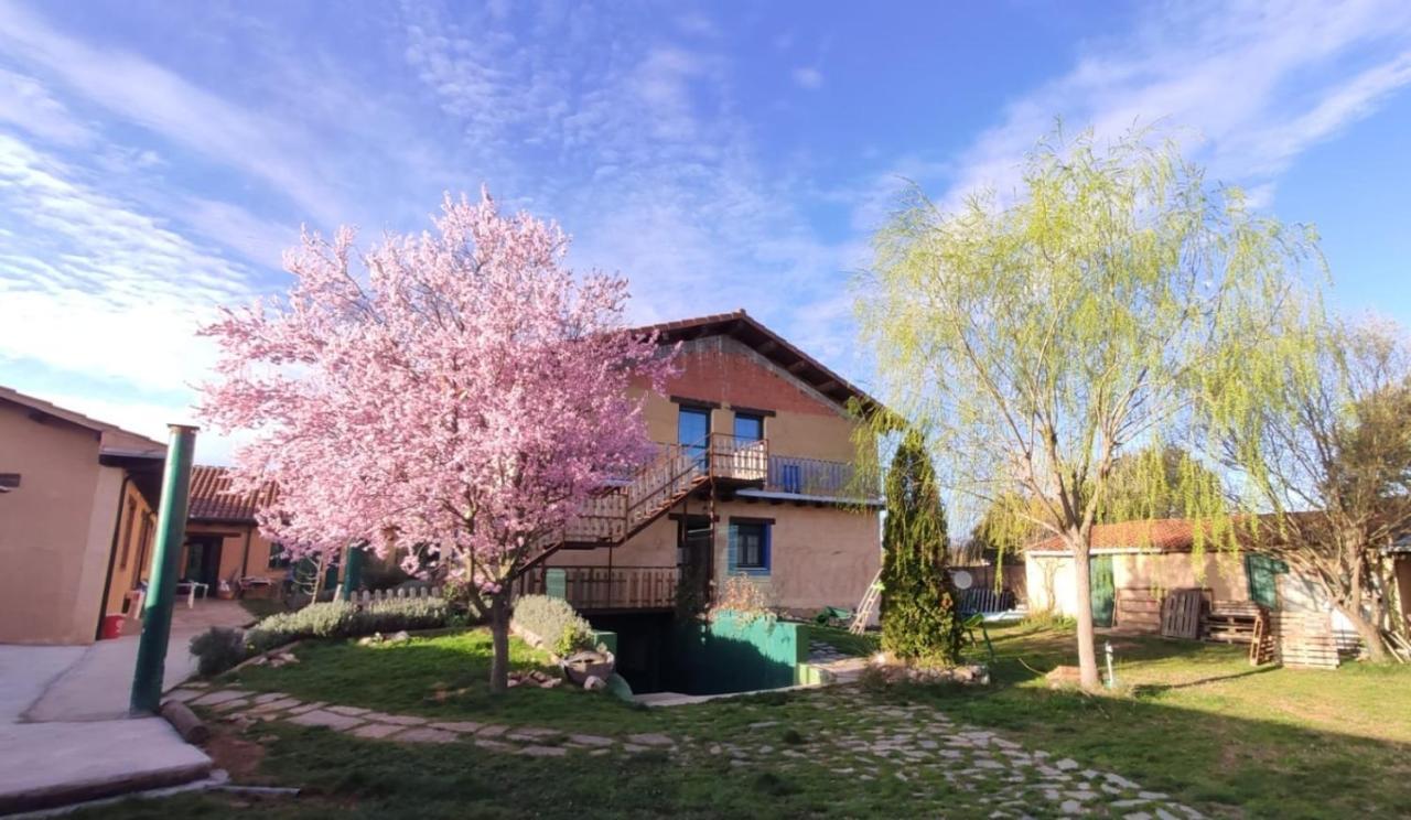 Albergue De Peregrinos Casa Flor Murias de Rechivaldo Exteriör bild