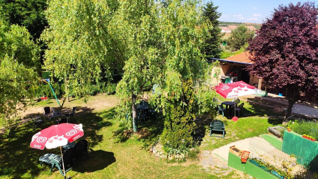 Albergue De Peregrinos Casa Flor Murias de Rechivaldo Exteriör bild